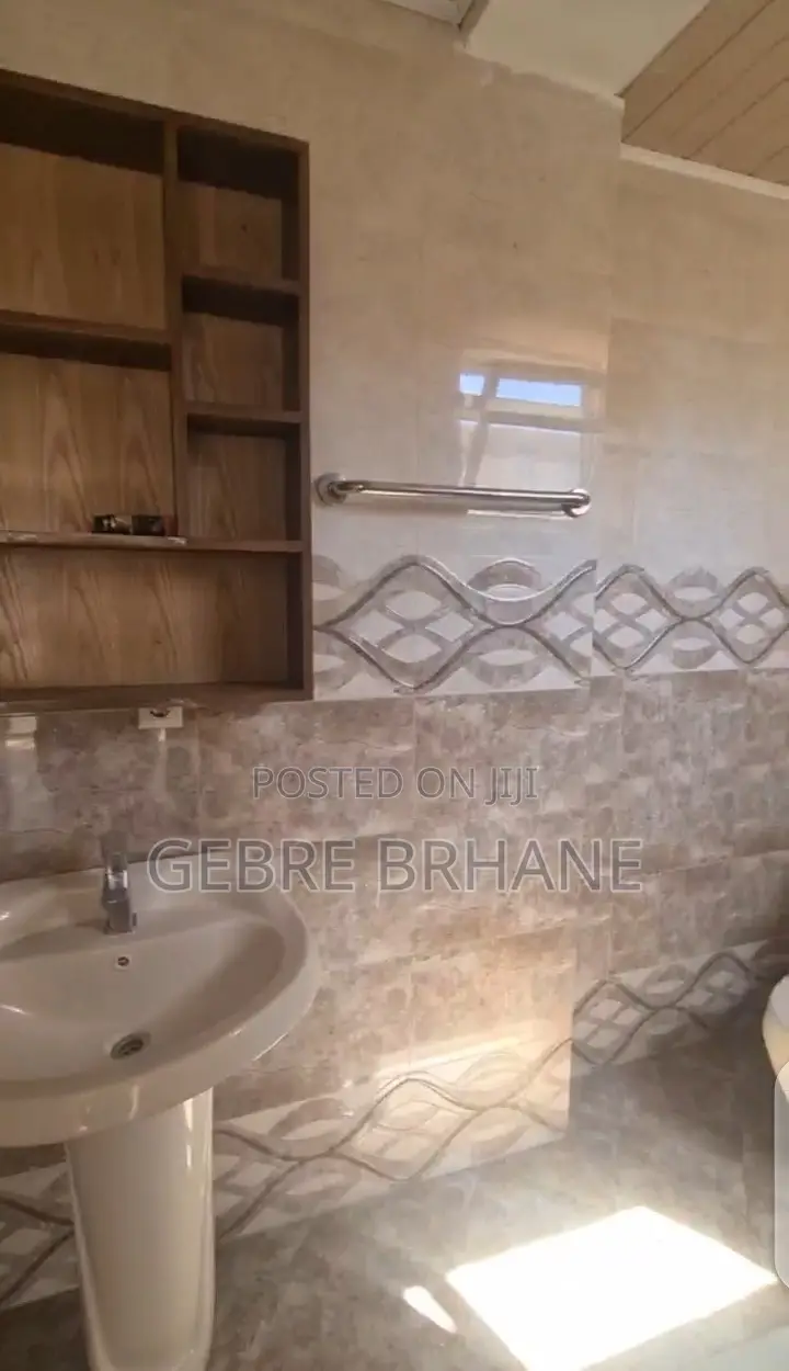 3bdrm Apartment in Apartment, Yeka for rent