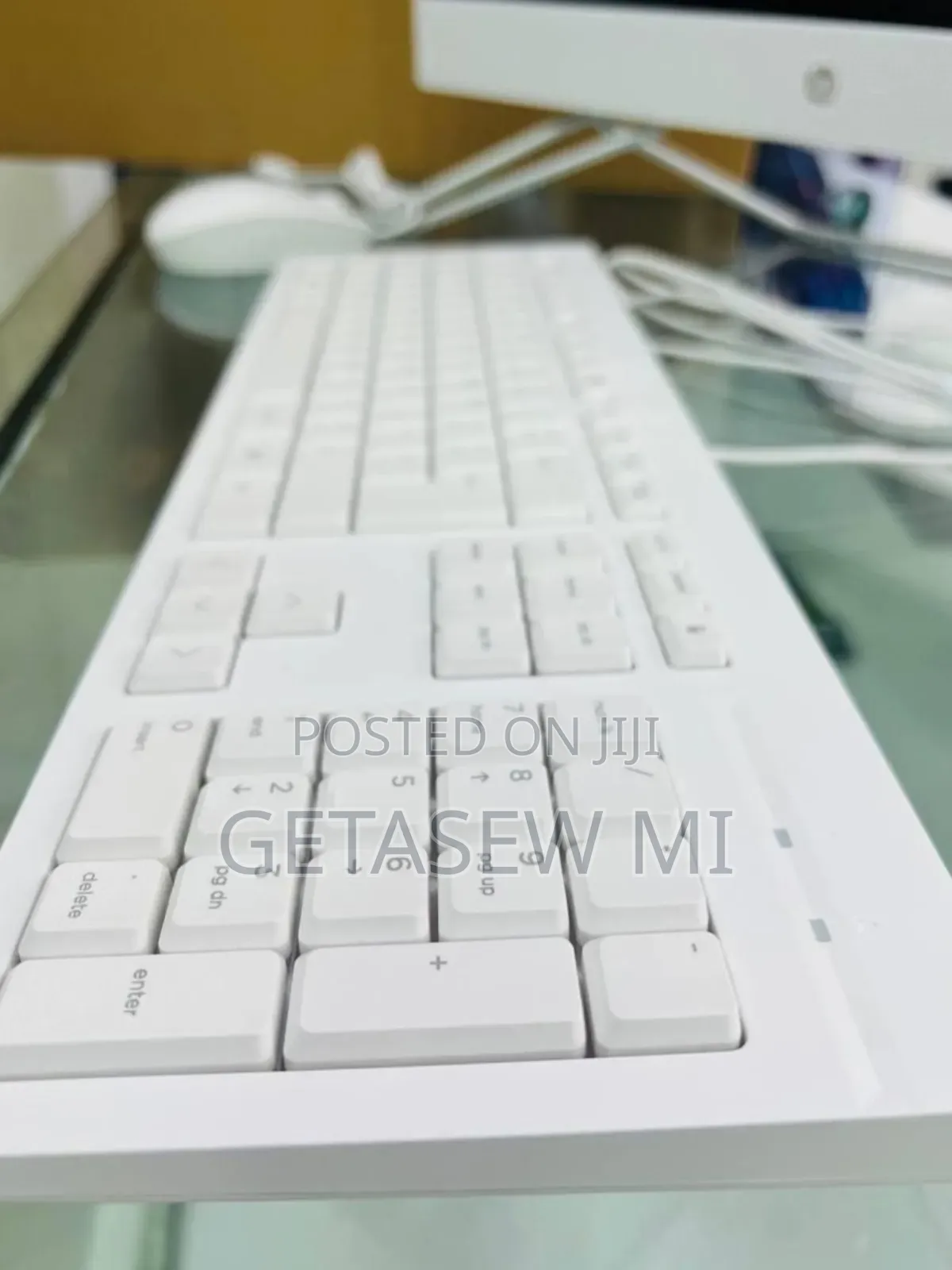 New HP 200 G4 22 All-in-One 8GB Intel Core I7 SSD 512GB