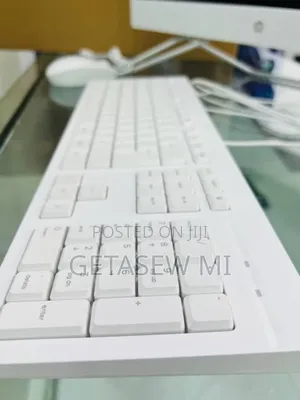 Photo - New HP 200 G4 22 All-in-One 8GB Intel Core I7 SSD 512GB