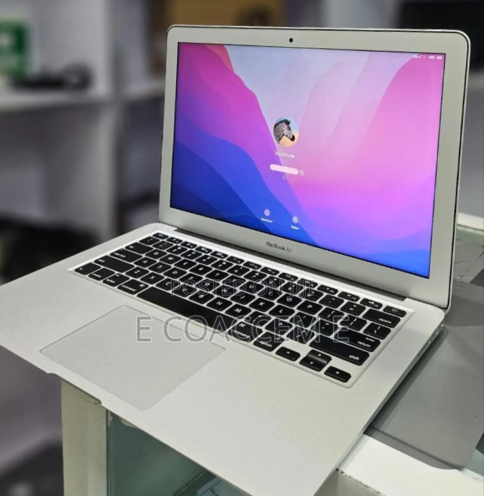 New Laptop Apple MacBook 8GB Intel Core I5 SSD 128GB