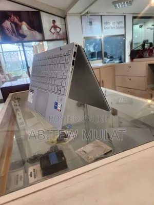 New Laptop HP Pavilion X360 8GB Intel Core I5 SSD 512GB