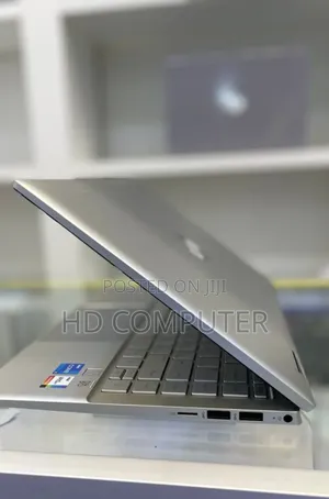 New Laptop HP Pavilion X360 8GB Intel Core I5 SSD 512GB