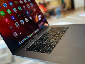 New Laptop Apple MacBook Pro 2019 16GB Intel Core I7 SSD 512GB