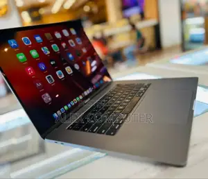 New Laptop Apple MacBook Pro 2019 16GB Intel Core I7 SSD 512GB