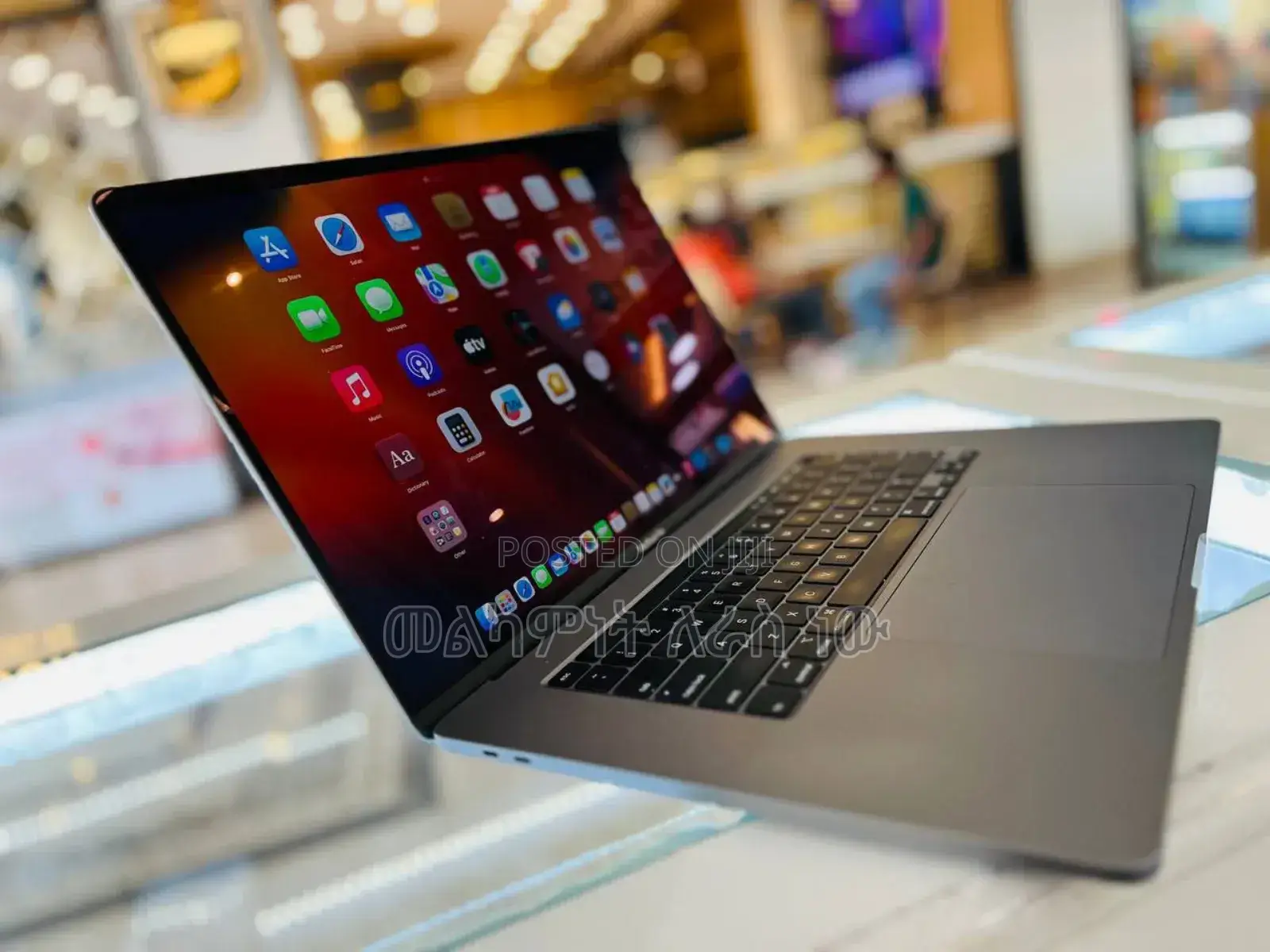 New Laptop Apple MacBook Pro 2019 16GB Intel Core I7 SSD 512GB