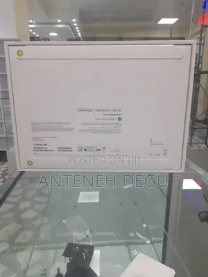 Photo - New Laptop Apple MacBook 16GB Apple M4 SSD 256GB