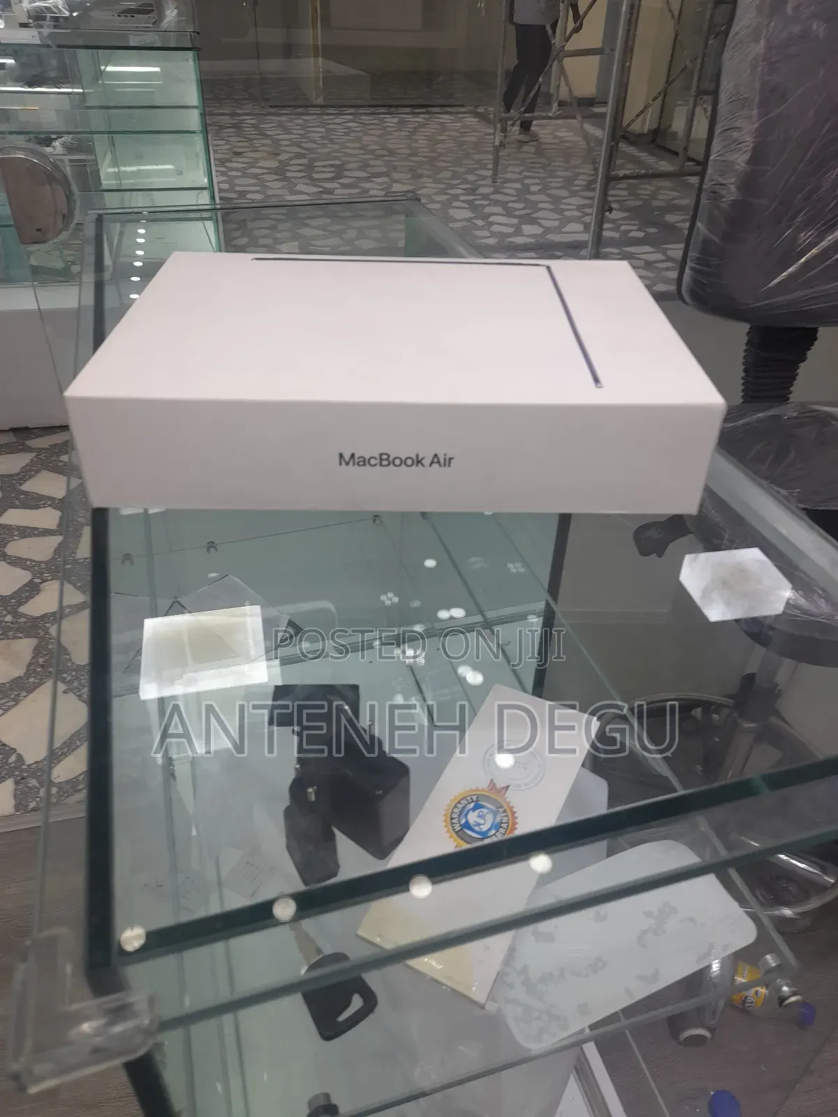 New Laptop Apple MacBook 16GB Apple M4 SSD 256GB