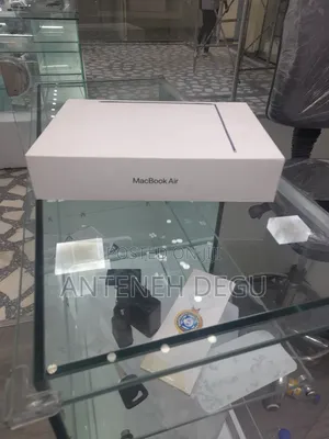 New Laptop Apple MacBook 16GB Apple M4 SSD 256GB