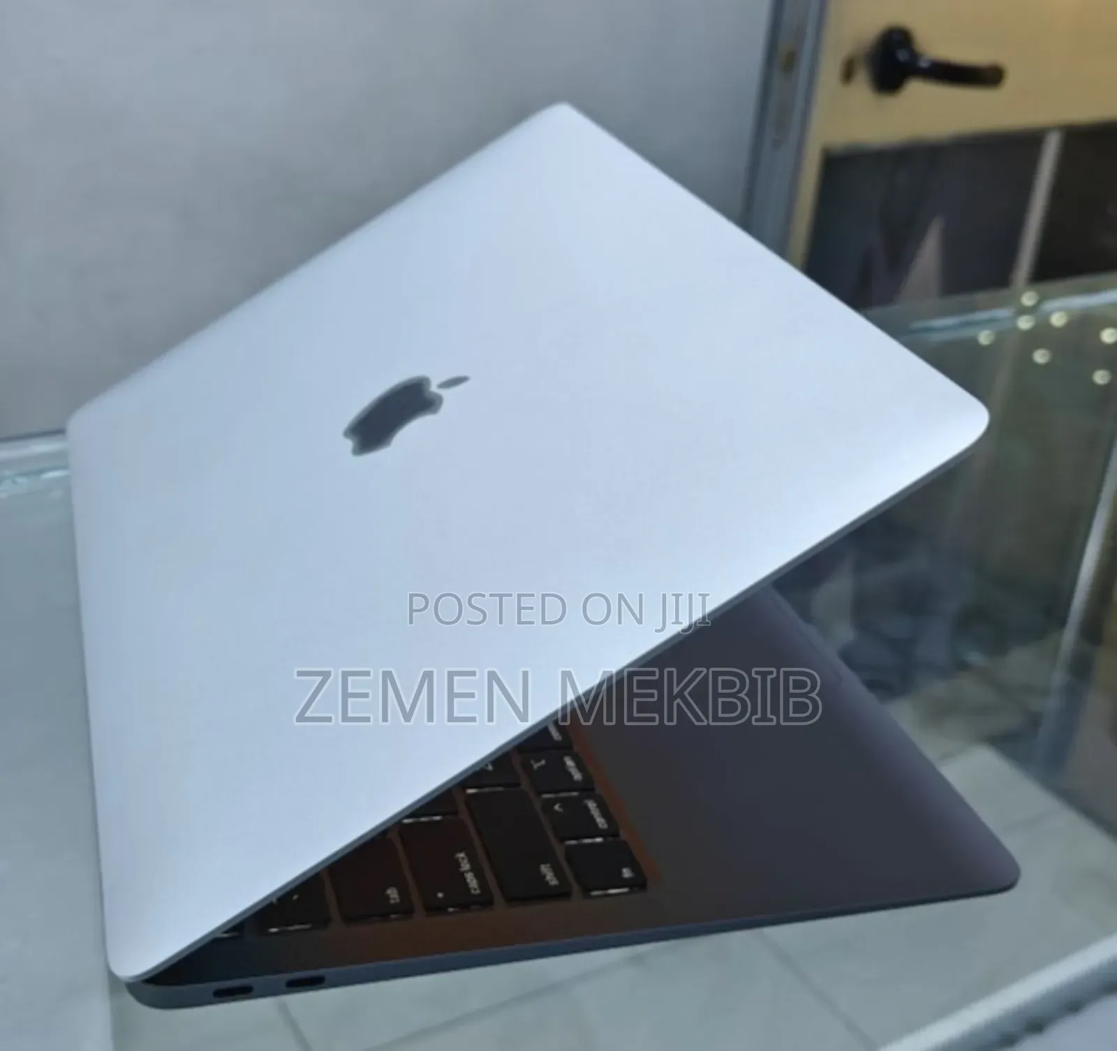 New Laptop Apple MacBook Air 2020 8GB Intel Core I5 SSD 256GB