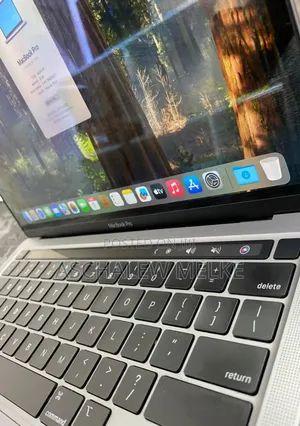 Photo - New Laptop Apple MacBook Pro M1 8GB Apple M1 SSD 256GB