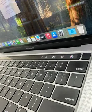 New Laptop Apple MacBook Pro 2020 M1 8GB Apple M1 SSD 256GB