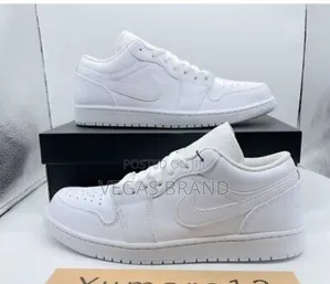 Air Jordan 1 Retro Low Triple White Master Quality Shoes