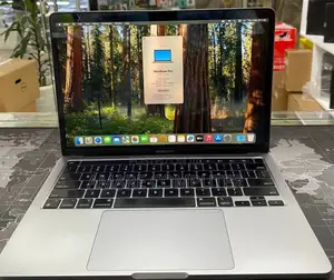 New Laptop Apple MacBook Pro 2020 M1 8GB Apple M1 Pro SSD 256GB