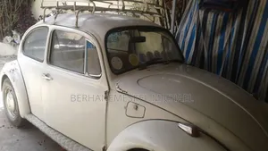 Photo - Volkswagen Beetle 1972 White