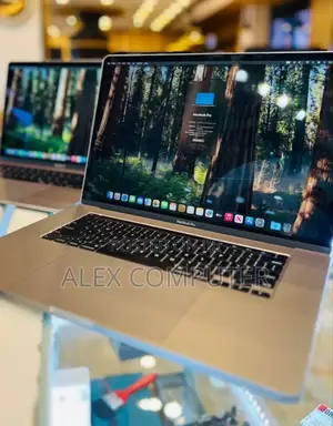 New Laptop Apple MacBook Pro 2019 32GB Intel Core I9 SSD 512GB