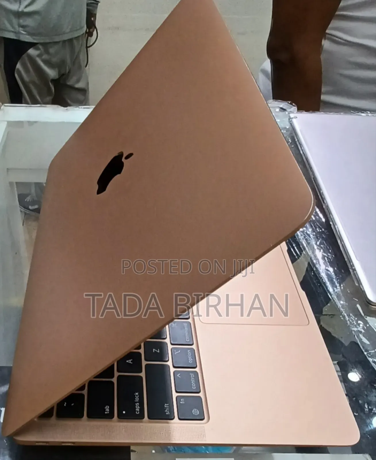 New Laptop Apple MacBook Air 2020 M1 8GB Intel Core I7 SSD 256GB