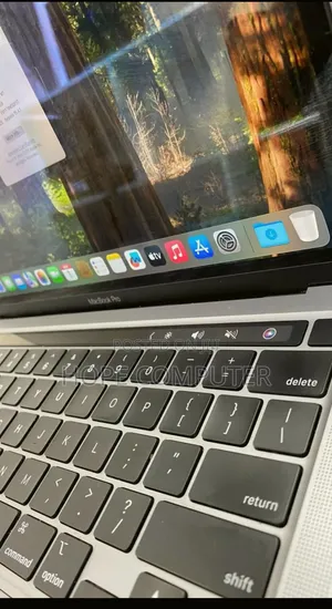 Photo - New Laptop Apple MacBook Pro 2020 M1 8GB Apple M1 SSD 256GB