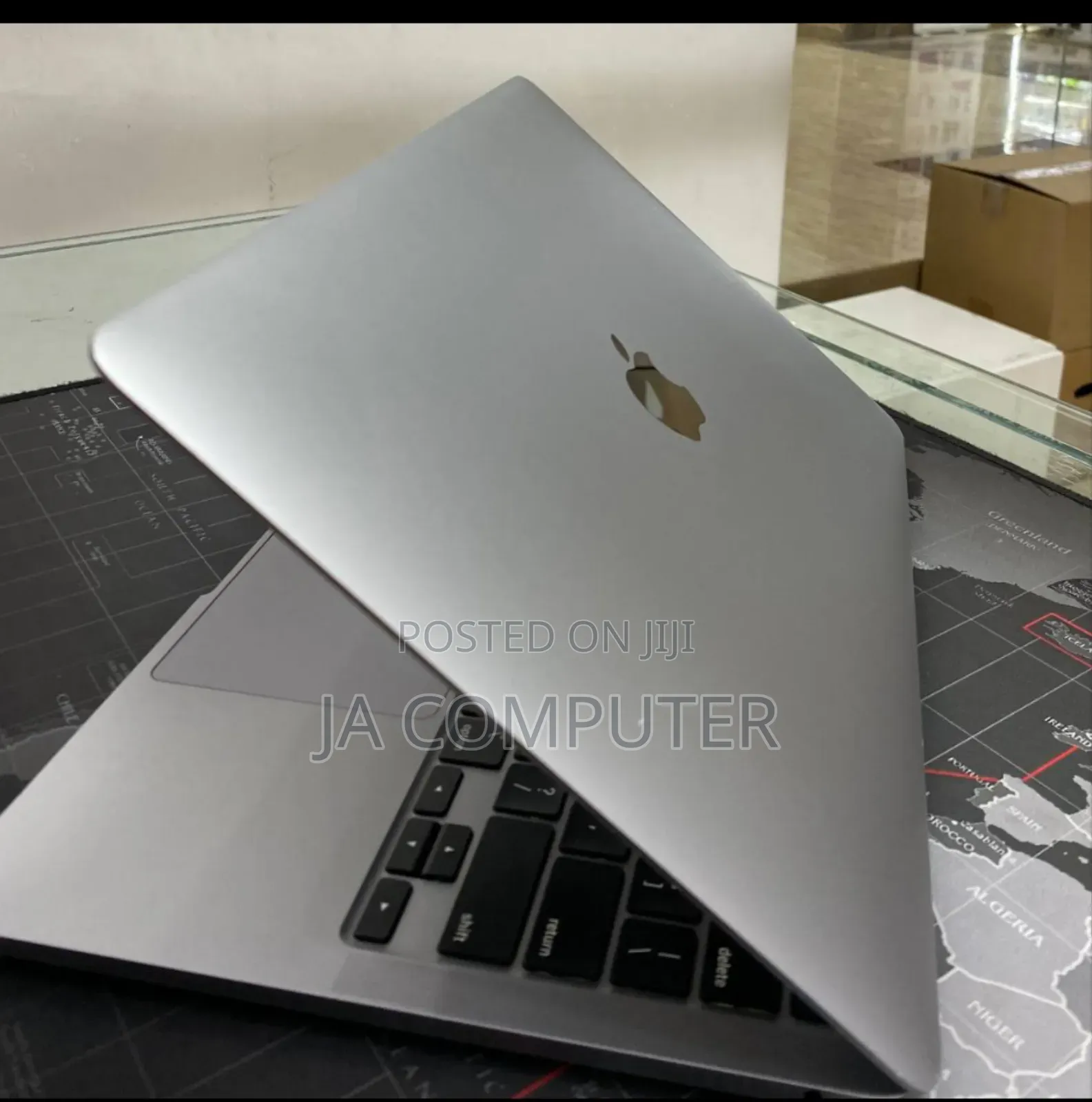 New Laptop Apple MacBook Pro M1 8GB Apple M1 SSD 256GB
