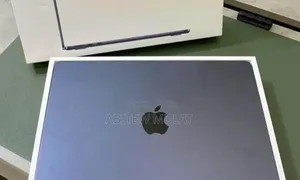 New Laptop Apple MacBook Air 2024 M3 13-Inch 8GB Apple M3 SSD 256GB