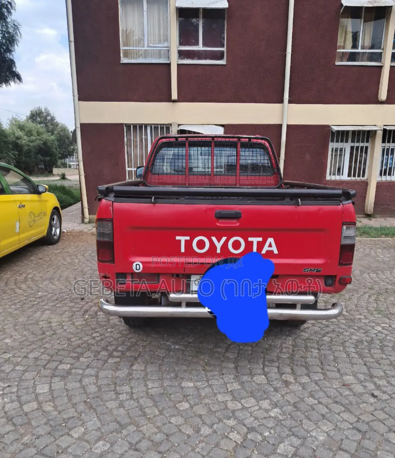 Toyota Hilux 2000 Red