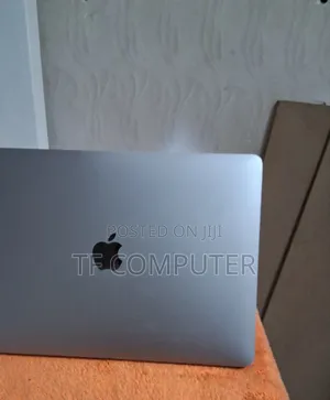 New Laptop Apple MacBook Pro 2017 16GB Intel Core I5 SSD 256GB