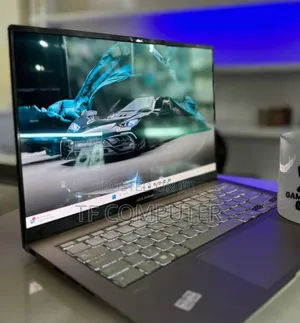 New Laptop Asus ZenBook UX330UA 32GB Intel Core I9 SSD 512GB