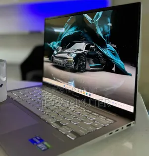 New Laptop Asus ZenBook UX330UA 32GB Intel Core I9 SSD 512GB