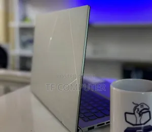 New Laptop Asus ZenBook UX330UA 32GB Intel Core I9 SSD 512GB