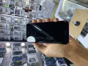 Apple iPhone SE (2020) 64 GB Red