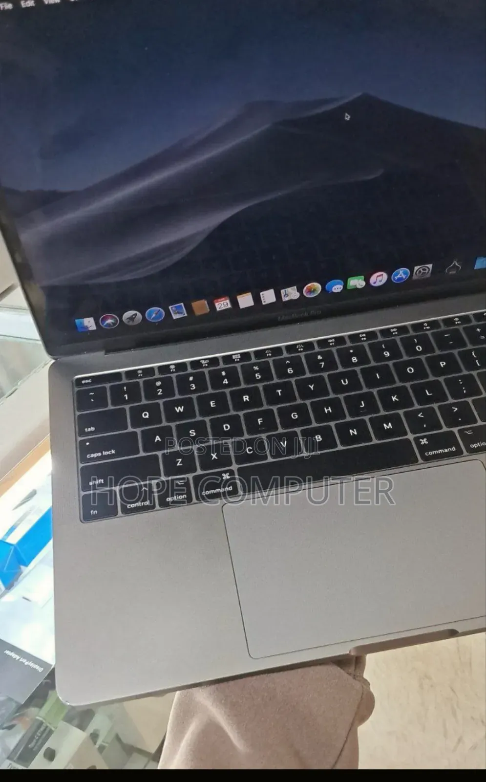 New Laptop Apple MacBook Pro 2017 16GB Intel Core I5 SSD 256GB