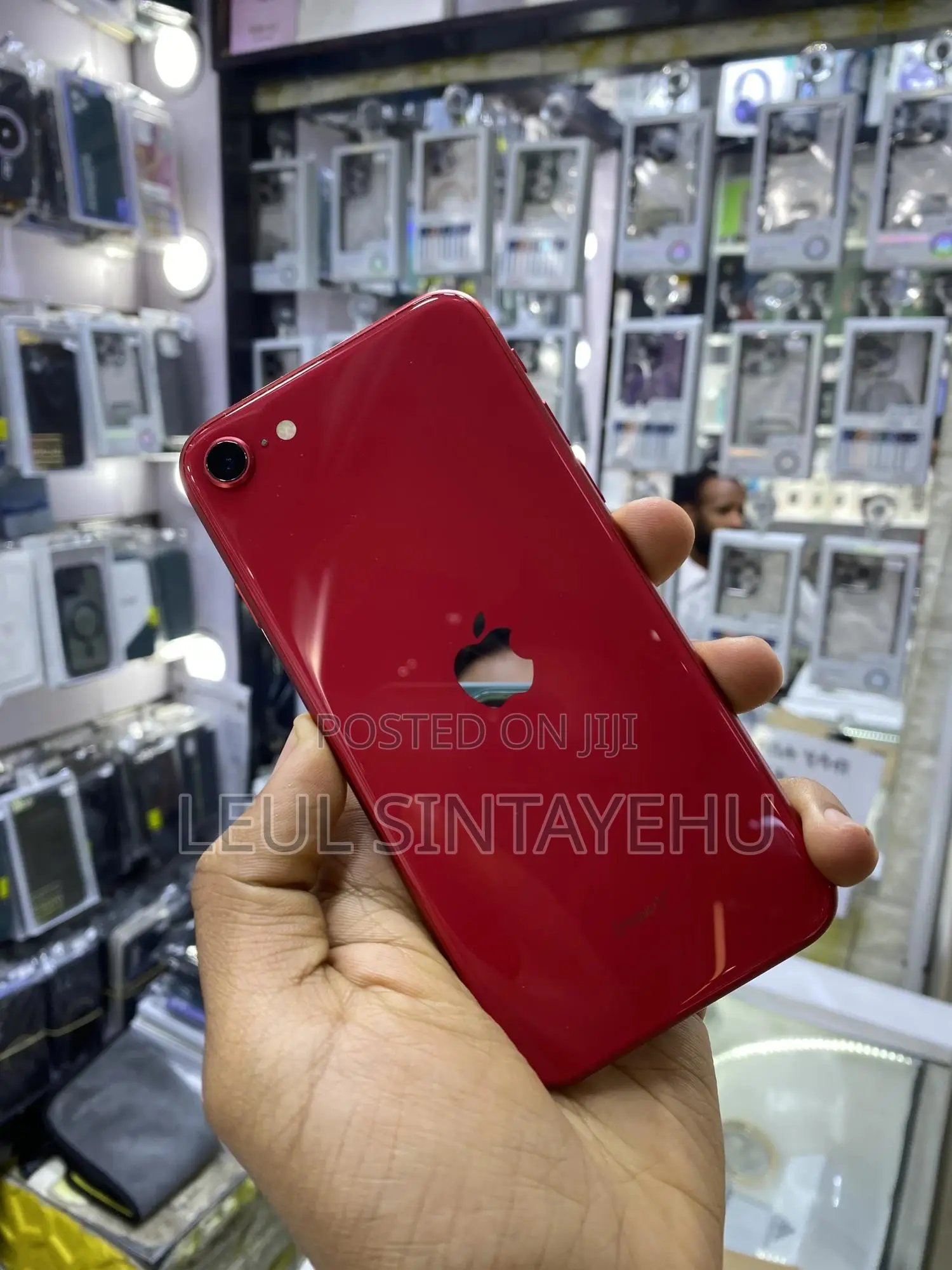 Apple iPhone SE (2020) 64 GB Red