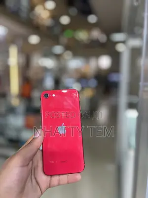 Photo - Apple iPhone SE (2020) 64 GB Red