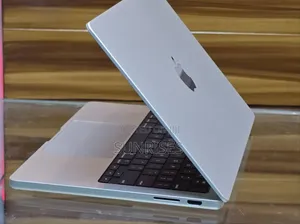 New Laptop Apple MacBook Pro 2023 M3 Pro 14-Inch 8GB Apple M3 SSD 512GB
