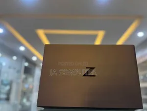 New Laptop HP ZBook Firefly G8 16GB Intel Core I7 SSD 1T