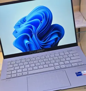 New Laptop Asus ZenBook 13 UX331UN 16GB Intel Core I7 SSD 1T