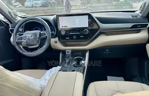 New Toyota Highlander Hybrid 2024 White