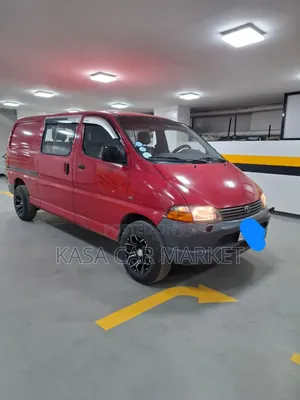 Photo - Toyota HiAce 2004 Red