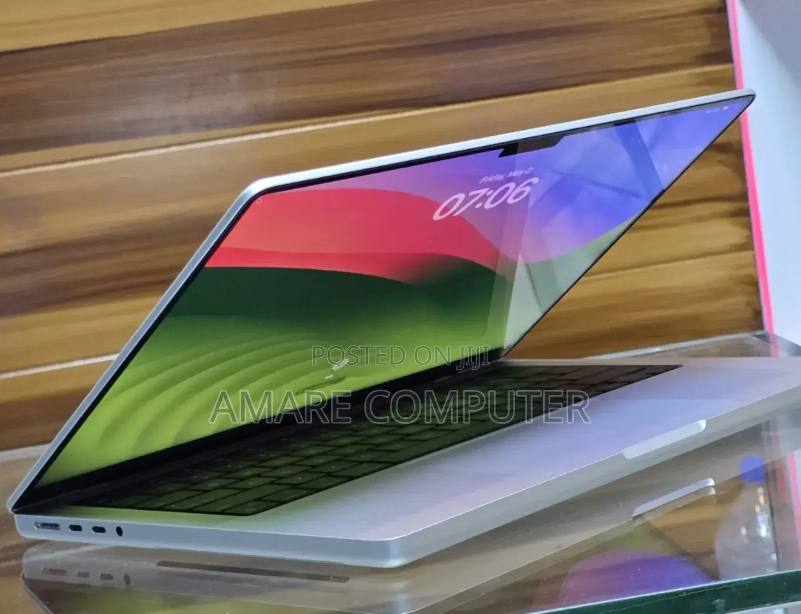 New Laptop Apple MacBook Pro 2023 M3 14-Inch 8GB Apple M3 Pro SSD 512GB