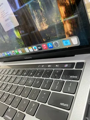 New Laptop Apple MacBook Pro M1 8GB Apple M1 SSD 256GB