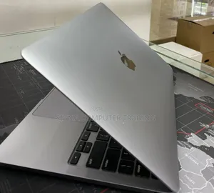 New Laptop Apple MacBook Pro M1 8GB Apple M1 Pro SSD 256GB