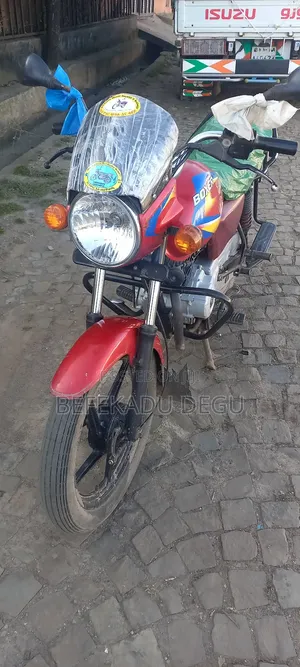 Photo - Bajaj Boxer 2021 Red