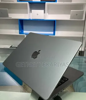 New Laptop Apple MacBook Pro M1 16GB Apple M1 Pro SSD 1T