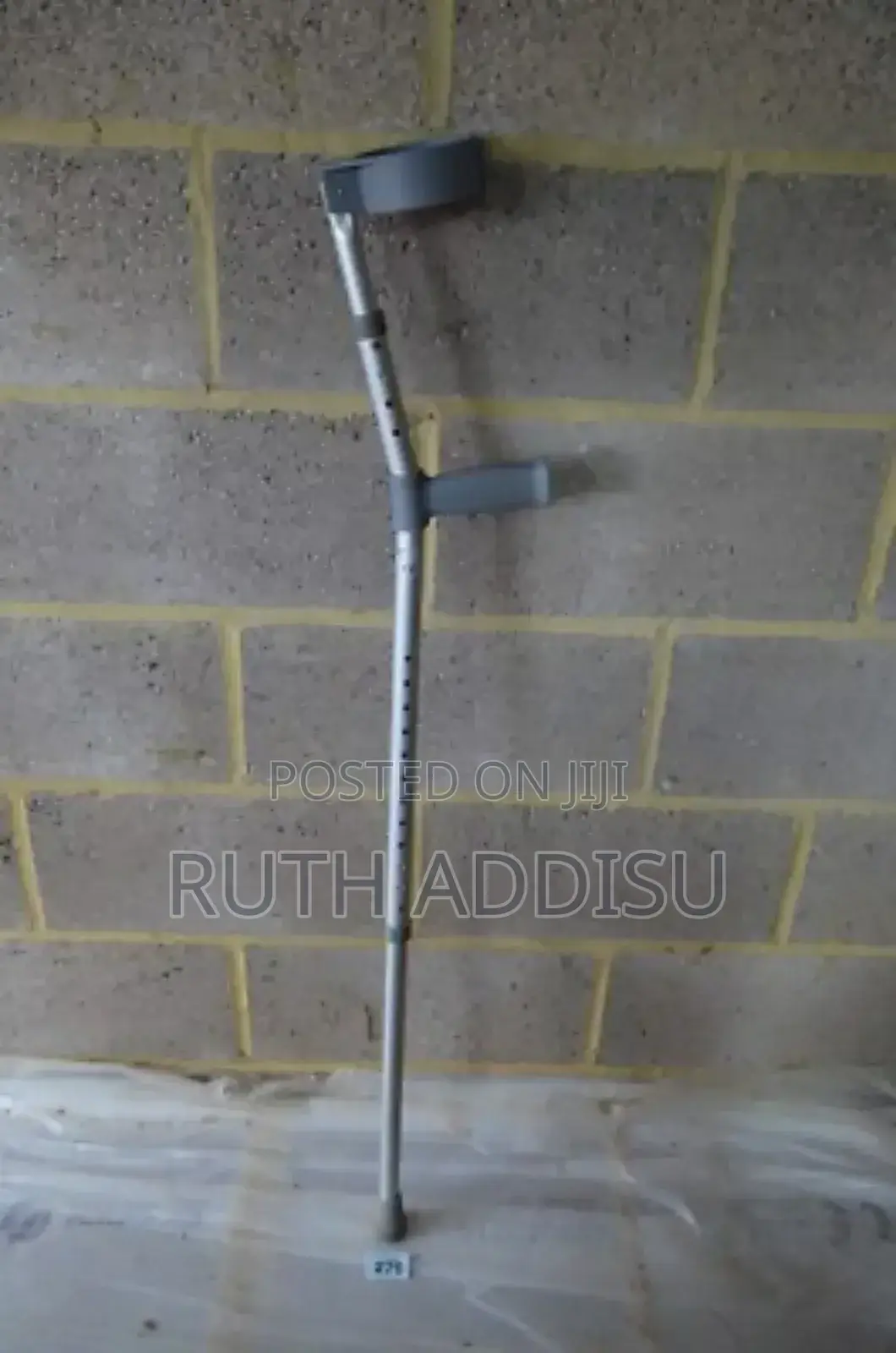 Crutches for Adults Have Elastic Crutches Padding for Elbow