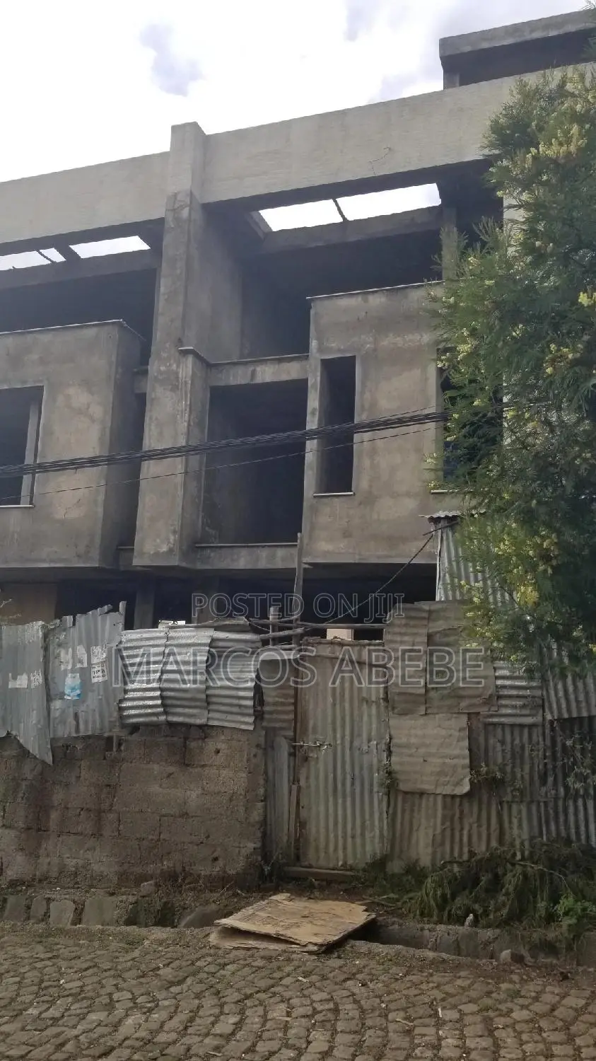 8bdrm Townhouse/Terrace in Addis Ababa, Yeka for sale