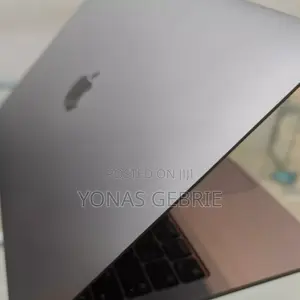 New Laptop Apple MacBook Pro 2022 M2 8GB Apple M2 SSD 256GB