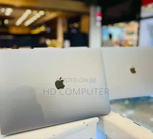 Photo - New Laptop Apple MacBook Pro 2018 16GB Intel Core I9 SSD 1T