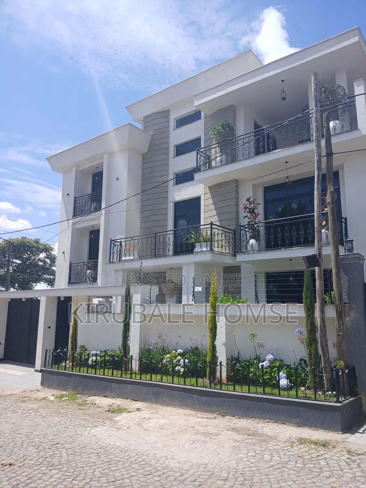 9bdrm Villa in Bole for rent