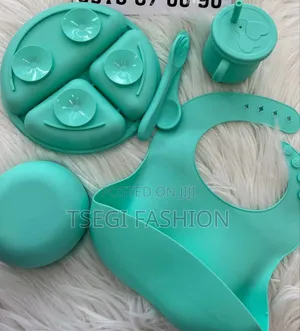 6 in 1 Silicon Baby Feeding Set(የልጆች መመገቢያ)
