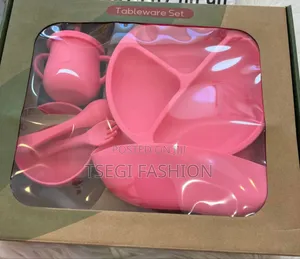 6 in 1 Silicon Baby Feeding Set(የልጆች መመገቢያ)