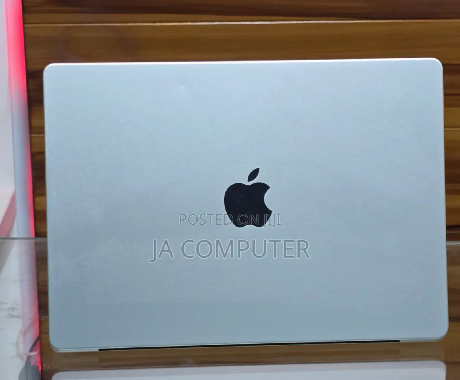 New Laptop Apple MacBook Pro 2023 M3 14-Inch 8GB Apple M3 Pro SSD 512GB